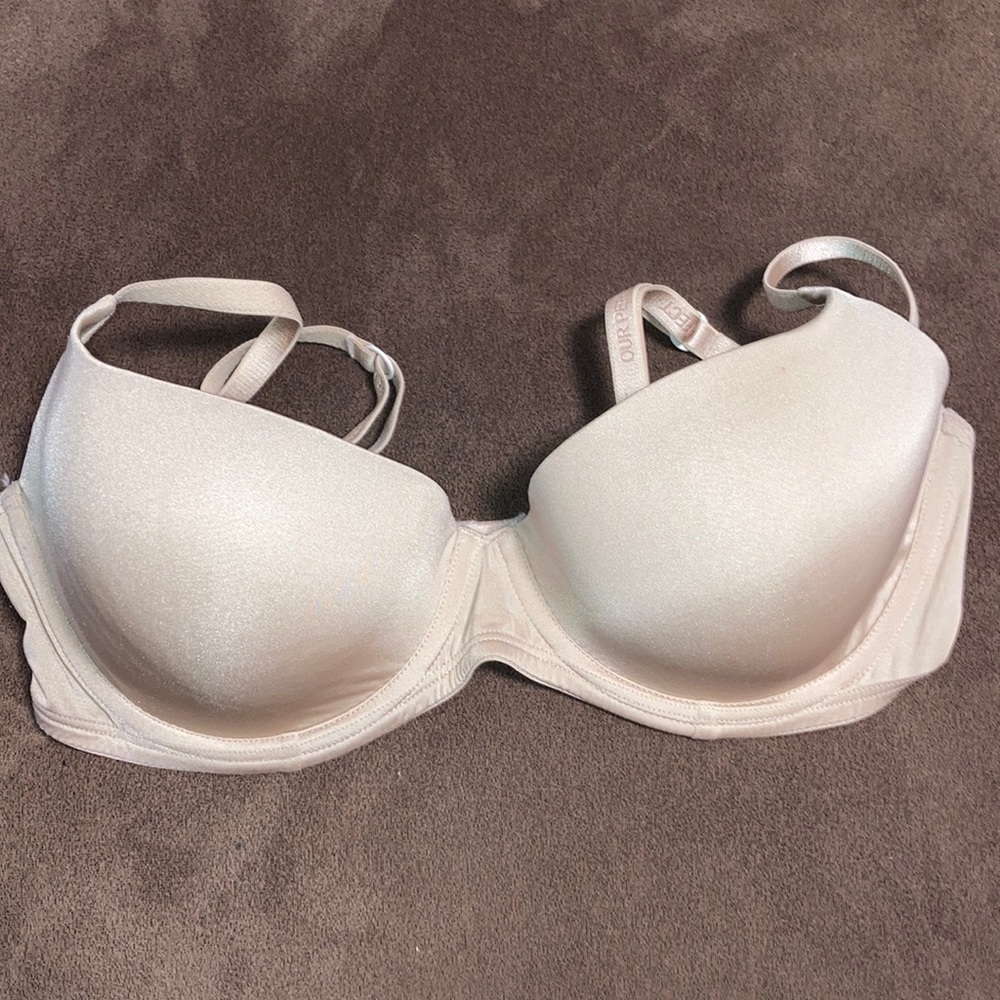 Nude underwire bra